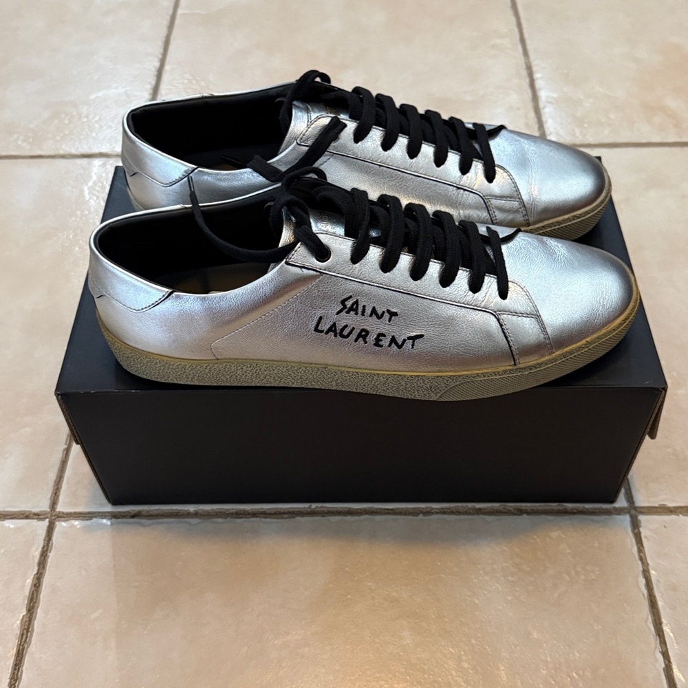 New Saint Laurent Metallic Leather Silver Sneakers - Picture 3 of 9